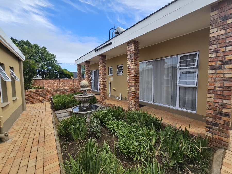 Commercial Property for Sale in Vincent Eastern Cape